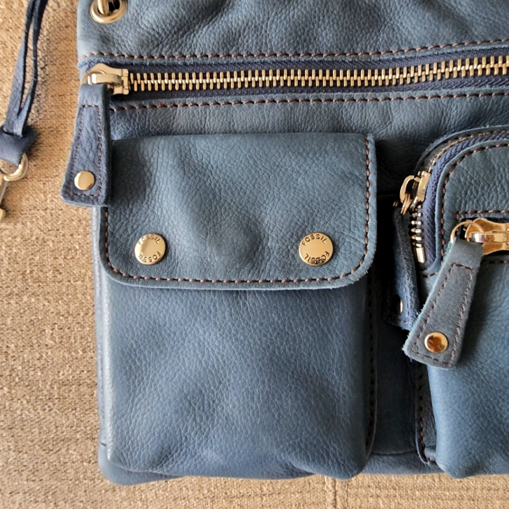 Fossil Sutton Pebbled Leather Blue Crossbody NWOT - Picture 4 of 9